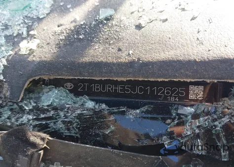 2018 Toyota Corolla Le z USA, uszkodzony, nr VIN 2T1BURHE5JC112625